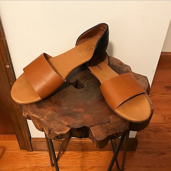 Candie's Shoes - Candie’s black and brown sandals!